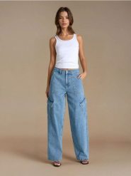 Jeansy cargo high waist - niebieski. Niebieskie jeansy damskie Sinsay, bez wzorów, z jeansu, z podwyższonym stanem. W wyprzedaży za 39.99 zł.
