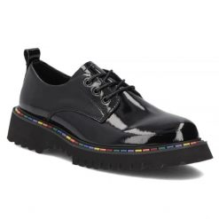 Skórzane półbuty damskie lakierowane czarne Filippo DP8341. Czarne półbuty damskie Filippo, bez wzorów, z lakierowanej skóry, bez obcasa, bez zapięcia. Za 219.99 zł.