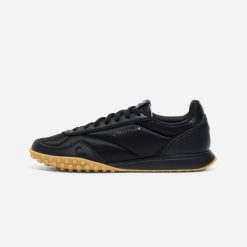 Buty sportowe damskie Decathlon RL70. Białe obuwie sportowe damskie Decathlon, bez wzorów, bez zapięcia, trekkingowe. Za 119.99 zł.
