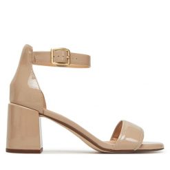 Sandały Clarks. Brązowe sandały damskie Clarks, bez wzorów, bez obcasa, na słupku, bez zapięcia. Za 299.99 zł.