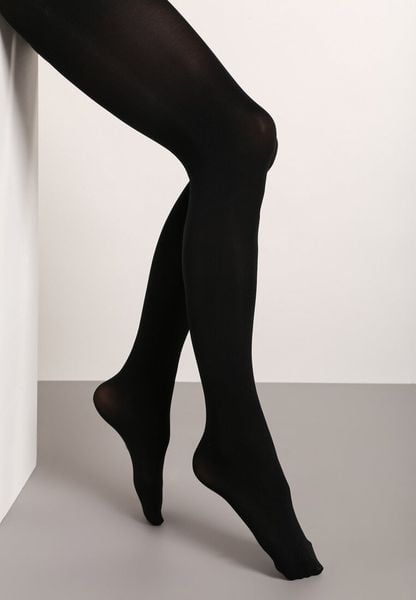 Czarne Rajstopy Klasyczne 120 den Firinna. Czarne rajstopy i pończochy Born2be, bez wzorów, z dzianiny. Za 19.99 zł.