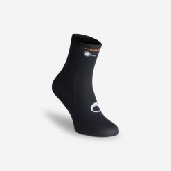 Skarpety nurkowe Subea z podeszwą z neoprenu 5 mm. Brązowe skarpetki damskie Decathlon, bez wzorów, z gumy. Za 139.99 zł.