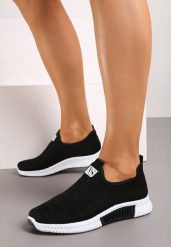 Czarne Buty Sportowe Jynynore. Czarne obuwie sportowe damskie Born2be, bez wzorów, z okrągłym noskiem, bez zapięcia. Za 44.99 zł.