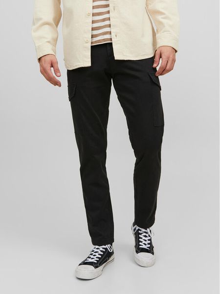 Jack & Jones Spodnie materiałowe Ollie 12224001 Czarny Regular Fit. Czarne spodnie materiałowe męskie Jack & Jones, bez wzorów, z bawełny. Za 199.99 zł.