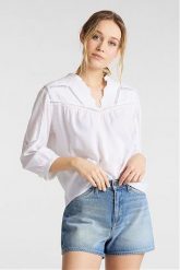 LEE FEMININE BLOUSE DAMSKA BLUZKA WHITE CANVAS L45MGORR 112110283. Białe bluzki damskie Lee, l, bez wzorów, bez kołnierzyka, bez ramiączek. Za 129.99 zł.