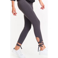 LEGGINSY DAMSKIE Z ZWIĄZANIEM. Szare bielizna sportowa damska DRYWASH, s, bez wzorów. W wyprzedaży za 19.99 zł.