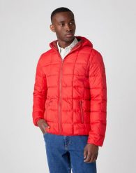 MĘSKA KURTKA PRZEJŚCIOWA WRANGLER THE PUFFER MARS RED W4C6WRX3A 112129100. Czerwone kurtki męskie Wrangler, m, bez wzorów, bez kaptura. Za 289.99 zł.