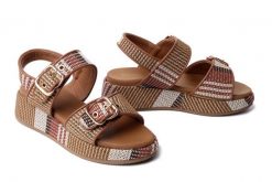 Artiker Relaks 58C1740 LT. BROWN, sandały damskie. Brązowe sandały damskie Artiker Relaks, bez wzorów, bez obcasa, na koturnie, bez zapięcia. Za 174.90 zł.