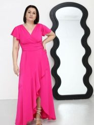 Sukienka Model Soe Fuksja - Jersa. Czerwone sukienki damskie Jersa, l, bez wzorów, z elastanu, eleganckie, bez kołnierzyka, plus size, bez ramiączek. Za 668.78 zł.