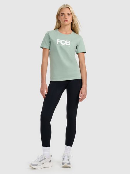 4F Legginsy dzianinowe damskie - czarne XXL. Czarne legginsy damskie 4F, bez wzorów, z dzianiny. Za 129.99 zł.