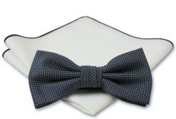 Stylowa mucha z poszetką - Chattier, Męska - Granat we Wzór. Niebieskie krawaty i muchy Chattier, bez wzorów, eleganckie. Za 59.00 zł.