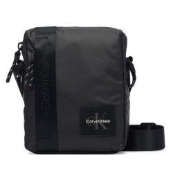Saszetka Calvin Klein. Czarne saszetki i nerki męskie Calvin Klein, małe. Za 329.99 zł.