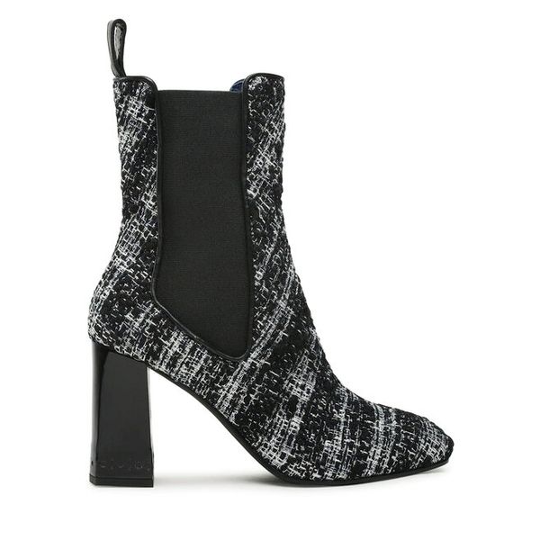 Botki Pollini. Czarne botki damskie Pollini, bez wzorów, bez obcasa, na słupku, bez zapięcia. Za 1,769.00 zł.