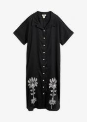 Sukienka kaftanowa z czystego lnu z haftem. Czarne sukienki damskie bonprix, bez wzorów, bez kołnierzyka, bez ramiączek. Za 149.99 zł.