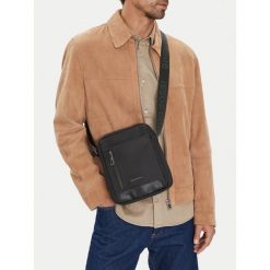 Saszetka GINO ROSSI. Czarne saszetki i nerki męskie Gino Rossi, małe. Za 99.99 zł.