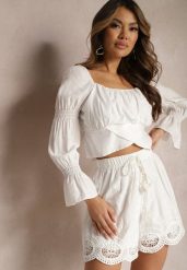 Białe Bawełniane Szorty z Ażurowymi Zdobieniami i Chwostami Sonalia. Białe szorty damskie Renee, z aplikacjami, z bawełny, boho. Za 54.99 zł.