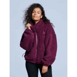 Kurtka Fluffy - Damska - Cztery pory roku - Miś - Bordowa. Czerwone kurtki sportowe damskie POEDERBAAS, na zimę, xs, bez wzorów, z poliesteru, bez ramiączek, bez kaptura, narciarskie. Za 264.52 zł.