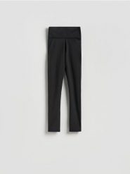 Gładkie legginsy - czarny. Czarne legginsy damskie Reserved, bez wzorów, z dzianiny. Za 89.99 zł.