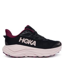 Buty do biegania Hoka. Czarne obuwie sportowe damskie HOKA, bez wzorów, bez zapięcia, do biegania. Za 719.99 zł.