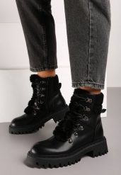 Czarne Causualowe Trapery Zdobione Futerkiem na Języku Charnas. Czarne trapery damskie Born2be, z futra, bez zapięcia. Za 119.99 zł.