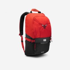 Plecak do koszykówki Tarmak NBA Chicago Bulls 25 l. Czerwone plecaki męskie TARMAK, bez wzorów, z materiału, młodzieżowe. Za 129.99 zł.