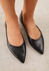 Czarne Eleganckie Eleganckie Balerinki z Noskiem w Szpic Abssis. Czarne balerinki damskie Born2be, bez wzorów, z jeansu, biznesowe, bez obcasa, bez zapięcia. Za 59.99 zł.