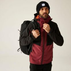 Kurtka męska softshell wodoodporny Hewitts. Brązowe kurtki sportowe męskie Regatta, l, bez wzorów, z softshellu, bez kaptura. W wyprzedaży za 478.00 zł.