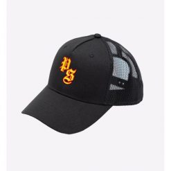 Czapka z daszkiem trucker Pogoń Szczecin - czarna. Czarne czapki damskie POGOŃ, z aplikacjami, z bawełny, klasyczne. Za 79.99 zł.
