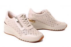 MARCO TOZZI 2-23501-44 40D cream, półbuty damskie. Brązowe półbuty damskie Marco Tozzi, na lato, bez wzorów, ze skóry, bez obcasa, na koturnie, bez zapięcia. Za 349.90 zł.