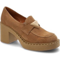 Beżowe Półbuty Lamanti Skórzane Eleganckie Buty Na Obcasie. Brązowe półbuty damskie LAMANTI, bez wzorów, ze skóry, eleganckie, bez obcasa, na obcasie, bez zapięcia. Za 359.00 zł.