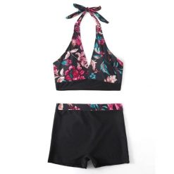 Strój kąpielowy z szortami na plażę i basen Coby. Stroje kąpielowe damskie Intica, s, bez wzorów, z materiału. W wyprzedaży za 139.00 zł.