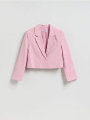 Krótka marynarka - pastelowy róż. Czerwone marynarki i żakiety damskie Reserved, bez wzorów, z lyocellu, bez kołnierzyka, bez ramiączek. Za 159.99 zł.