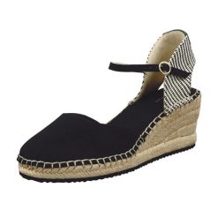 Buty damskie GANT Luliza. Czarne obuwie trekkingowe damskie GANT, bez zapięcia. Za 319.99 zł.