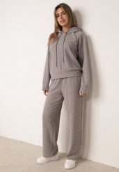 Szary Komplet Dresowy Bluza z Kapturem z Ozdobnymi Guzikami i Spodnie Eborissa. Szare bluzy damskie Born2be, l, bez wzorów, z dresówki, klasyczne, bez ramiączek, z kapturem. Za 169.99 zł.