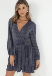 Granatowa Sukienka Rozkloszowana z Metaliczną Nitką Adine. Niebieskie sukienki damskie Born2be, na imprezę, l, bez wzorów, eleganckie, bez kołnierzyka, bez ramiączek, mini, rozkloszowane. Za 169.99 zł.