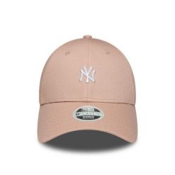 Damska czapka z daszkiem New York Yankees Logo 9FORTY. Białe czapki damskie New Era, bez wzorów, casualowe. Za 170.50 zł.