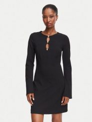 Guess Sukienka codzienna W6YK16 K4369 Czarny A-Line Fit. Czarne sukienki damskie Guess, na co dzień, s, z aplikacjami, z syntetyku, bez kołnierzyka, bez ramiączek, proste. Za 474.99 zł.