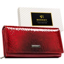 Elegancki portfel damski z lakierowanej skóry naturalnej i ekologicznej zamykany na zatrzask Rovicky RPN-28-RSP. Czerwone portfele damskie ze skóry. Za 74.00 zł.