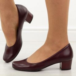 Bordowe Polskie czółenka damskie Gregors 702. Czerwone czółenka damskie GREGORS, bez wzorów, ze skóry, eleganckie, bez obcasa, na obcasie, bez zapięcia. Za 379.00 zł.