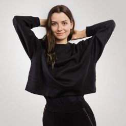 Lacoste Bluza damska Lacoste. Bluzy damskie Lacoste, bez wzorów, bez ramiączek, bez kaptura. Za 779.00 zł.