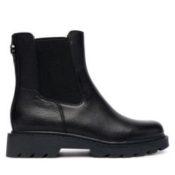 Botki Tamaris. Czarne botki damskie Tamaris, bez wzorów, bez obcasa, na płaskiej podeszwie, bez zapięcia. Za 339.99 zł.