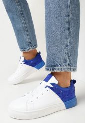 Biało-Niebieskie Sznurowane Sneakersy na Płaskiej Podeszwie z Ozdobnymi Cyrkoniami Gimena. Białe obuwie sportowe damskie Born2be, bez wzorów, z materiału, bez zapięcia. Za 59.99 zł.