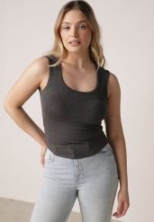 Szary Dopasowany Top Bez Rękawów z Wiskozy z Kwadratowym Dekoltem Madu. Szare topy damskie Born2be, m, bez wzorów, z jeansu, eleganckie, bez kołnierzyka, bez ramiączek. Za 59.99 zł.