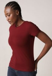 Bordowy Bawełniany T-shirt w Klasycznym Stylu Nedila. Czerwone t-shirty damskie Born2be, m, bez wzorów, z bawełny, klasyczne, bez kołnierzyka, bez ramiączek. Za 39.99 zł.