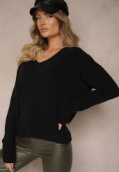 Czarny Sweter z Trójkątnym Dekoltem Vititana. Czarne swetry nierozpinane damskie Renee, m, z aplikacjami, z jeansu, casualowe, bez kołnierzyka, bez ramiączek. Za 109.99 zł.