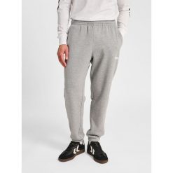 Spodnie do biegania Hummel Legacy 2.0. Szare spodnie materiałowe męskie Hummel, bez wzorów, z dresówki. Za 269.50 zł.