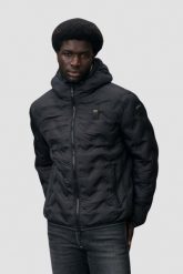 BLAUER Czarna kurtka męska Pier Short Jackets. Czarne kurtki męskie Blauer USA, l, bez wzorów, z poliamidu, eleganckie, z kapturem. W wyprzedaży za 809.99 zł.