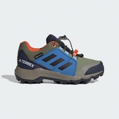 Buty Terrex GORE-TEX Hiking. Czarne obuwie trekkingowe damskie Adidas, z gore-texu, bez zapięcia. Za 439.00 zł.
