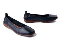 JOSEF SEIBEL 74801 133 525 Fenja 01 indigo, baleriny damskie. Niebieskie balerinki damskie Josef Seibel, bez wzorów, ze skóry, bez obcasa, bez zapięcia. Za 339.90 zł.
