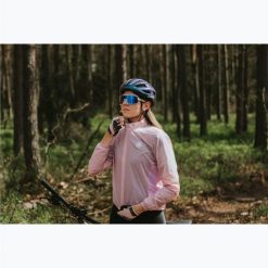 Kurtka rowerowa damska ATTABO Cahayo Jacket Windproof. Czerwone kurtki sportowe damskie ATTABO, m, bez wzorów, bez ramiączek, bez kaptura, trekkingowe. Za 109.99 zł.